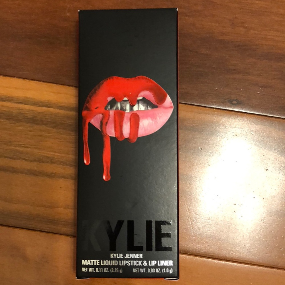 Kylie Jenner Matte Lipstick and liner.